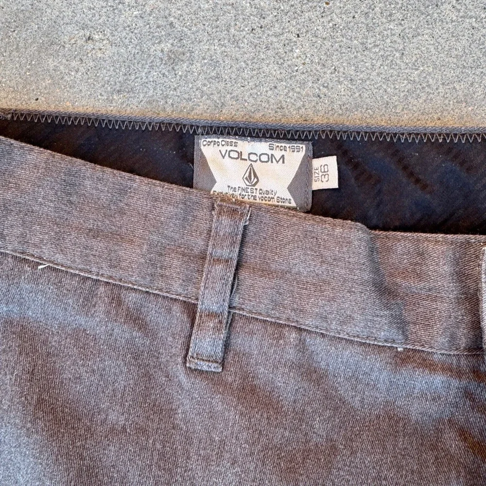Volcom Frickin Modern Fit Chino Pants Men 36 Gray Charcoal Heather Skate Casual